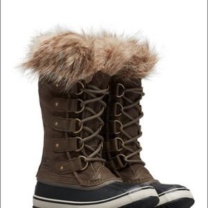 Brown SOREL boots size 6.5